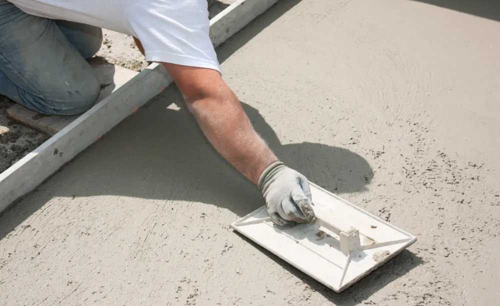 Chape de béton à Anhée