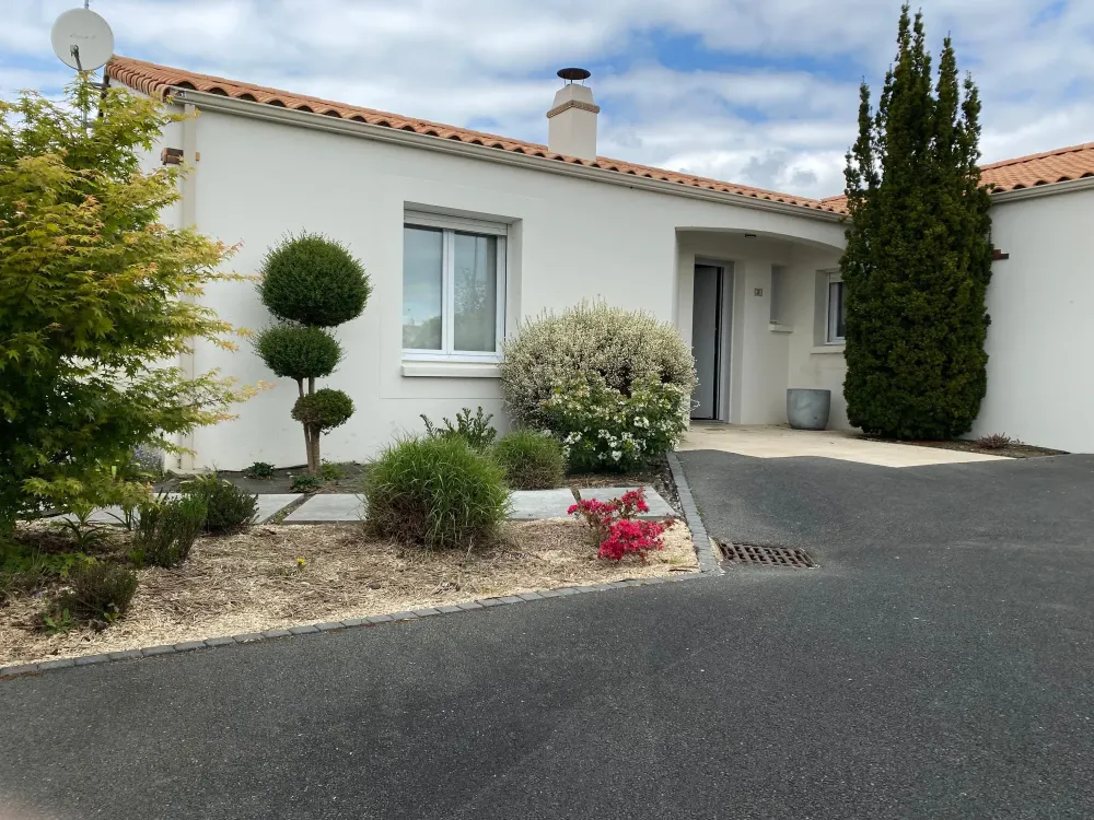 allee-devant-maison